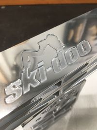 Lenkeraufnahme Skidoo Prototyp Gravur Schriftzug